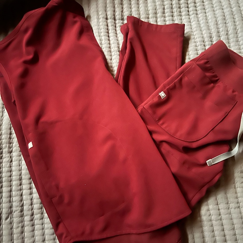 Burgundy Figs Technical Collection barely worn
